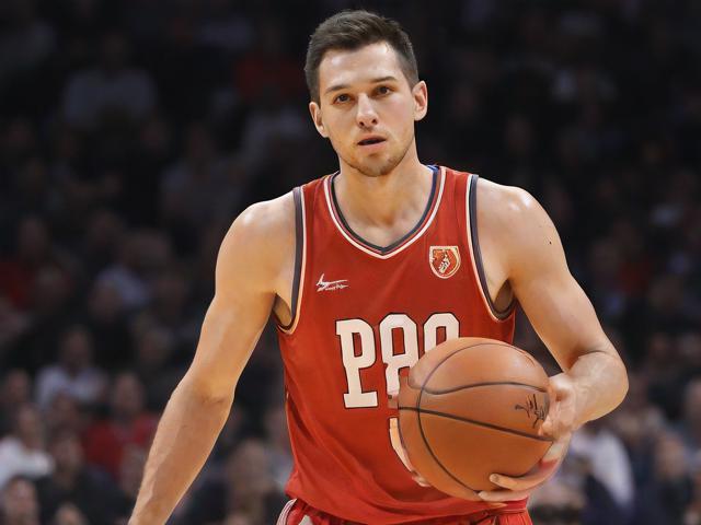 开云体育_ NBA中的心理斗争：压力下的决策与表现，nba球员压力大吗