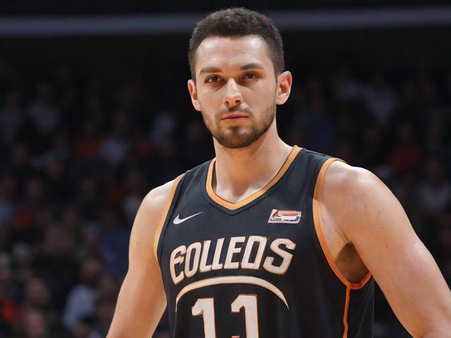 开云体育_ NBA中的心理斗争：压力下的决策与表现，nba球员压力大吗