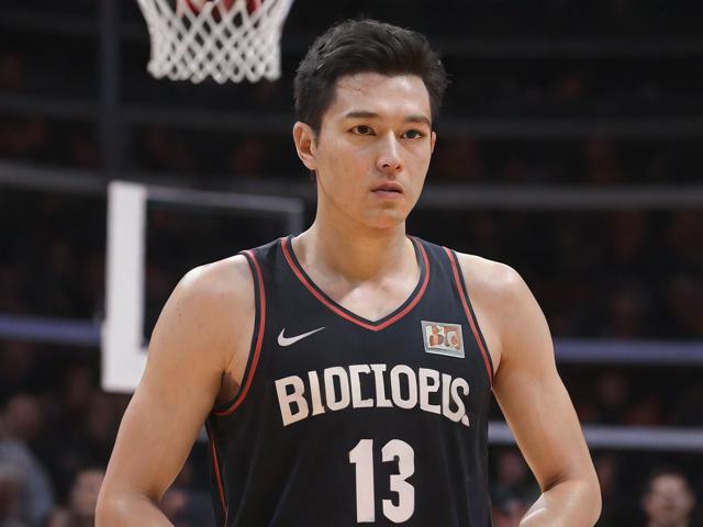 开云体育_ NBA交易市场动态：谁将成为新赛季的关键球员？，nba开拓者赛程表