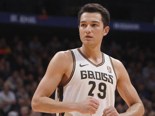 开云体育_ NBA交易市场动态：谁将成为新赛季的关键球员？，nba开拓者赛程表