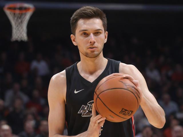 开云体育_ NBA全明星赛的影响力：球员与球迷的互动，nba全明星开场白