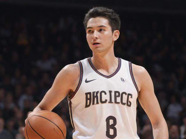 开云体育_ NBA季后赛中的决胜时刻：历史性的瞬间重温，nba赛程开拓者赛程表