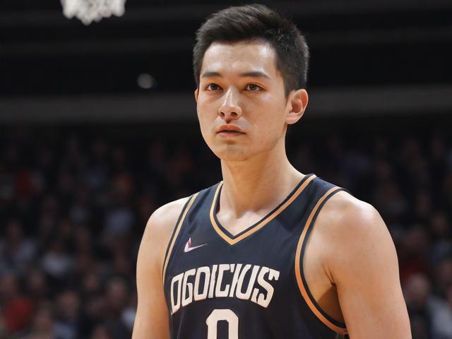 开云体育_ NBA季后赛的决战时刻：谁能把握机会？，nba季后赛开打了吗