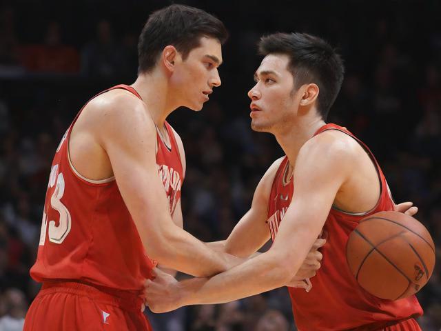 开云体育_ NBA总决赛重演：湖人对阵热火的经典战斗，湖人总决赛打热火