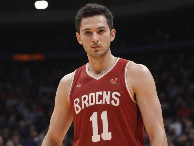 开云体育_ NBA的防守艺术：如何应对当今的进攻潮流？，nba防守教学