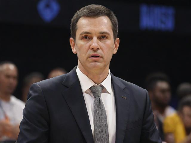 开云体育_ NBA裁判的新挑战：如何在高压下保持公正？，nba裁判的标准