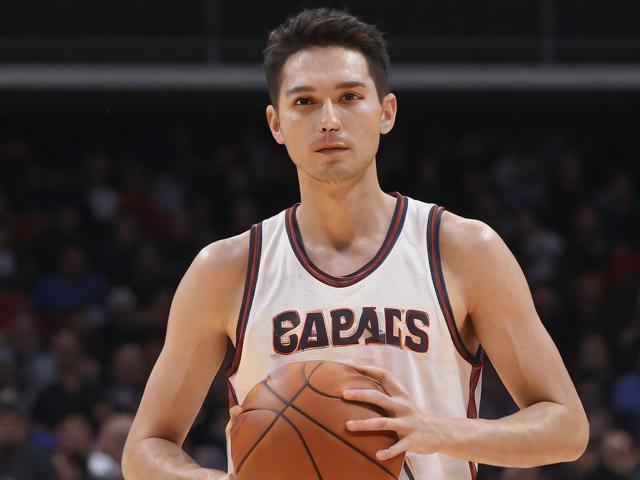 开云体育_ NBA赛季中期的战术创新：各队的调整策略，nba战术排名