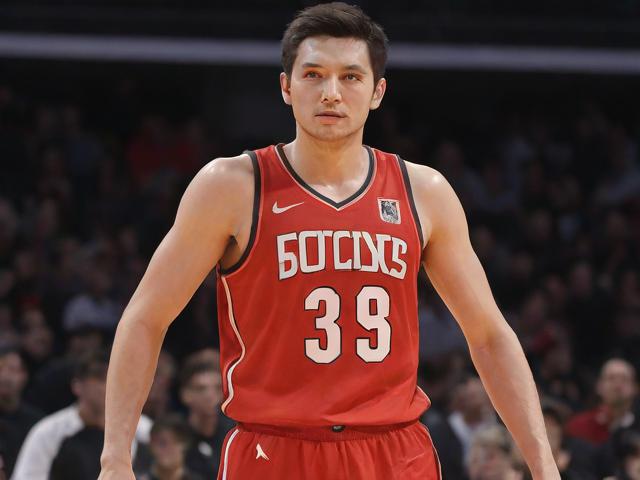 开云体育_ NBA赛季中期的战术创新：各队的调整策略，nba战术排名