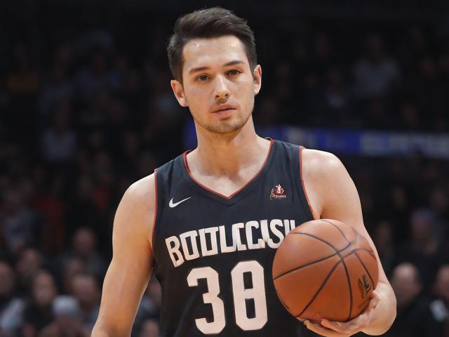 开云体育_ NBA赛季中的领袖角色：谁能引领球队？，nba开拓者最新消息