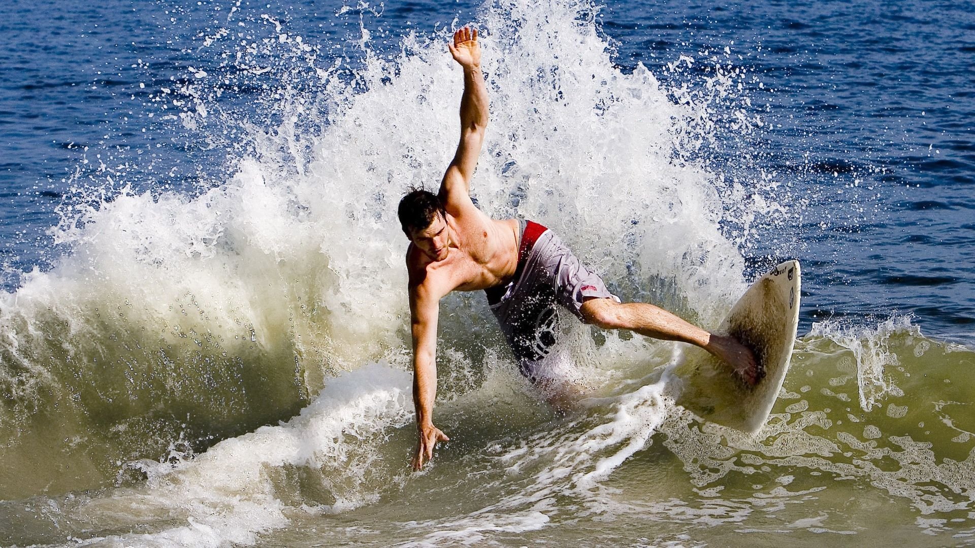 决赛惜败，西班牙男足无缘金牌梦，西班牙足球大赛冠军