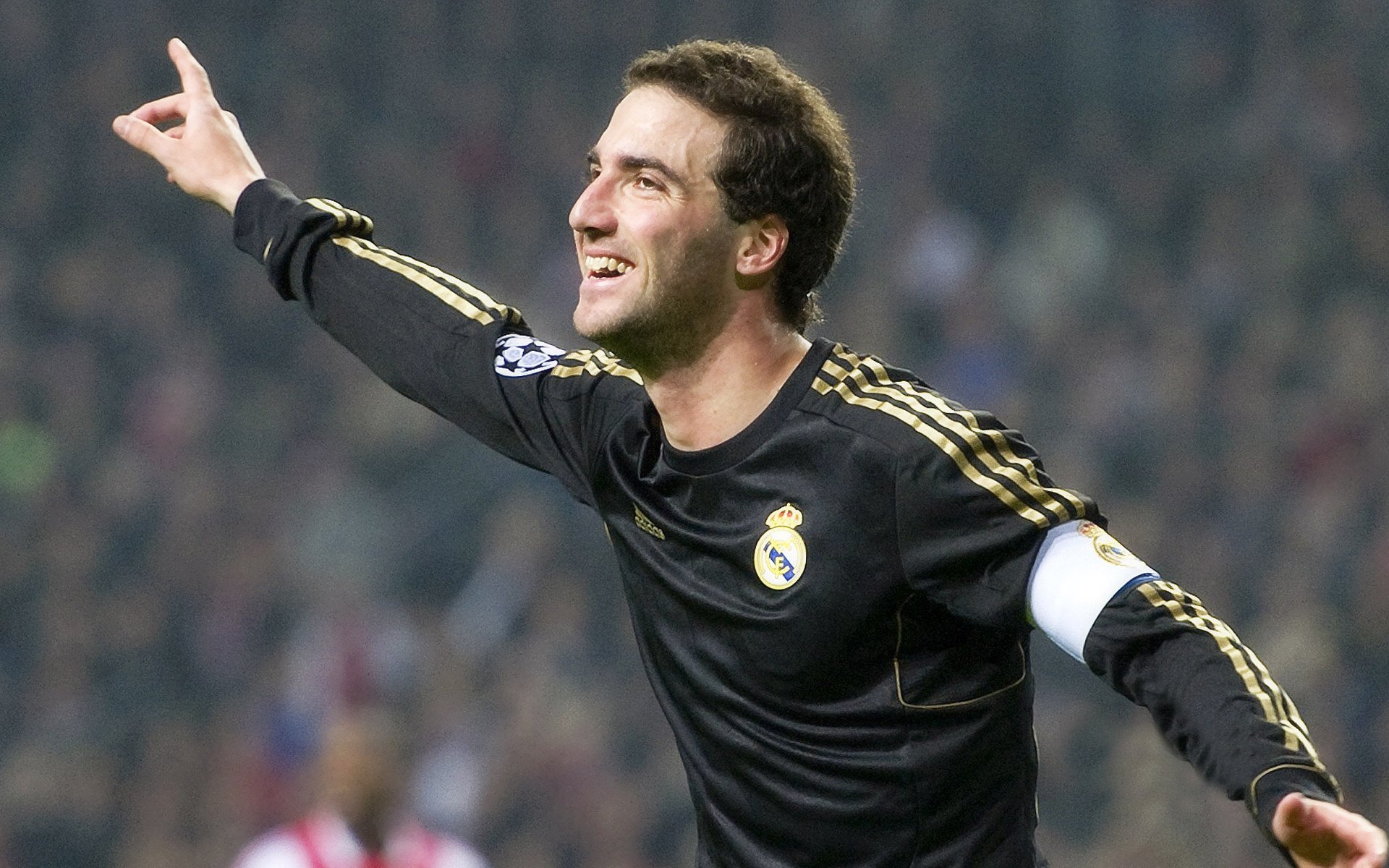 曼联高价引援,锋线实力大幅提升,曼联最新引援目标